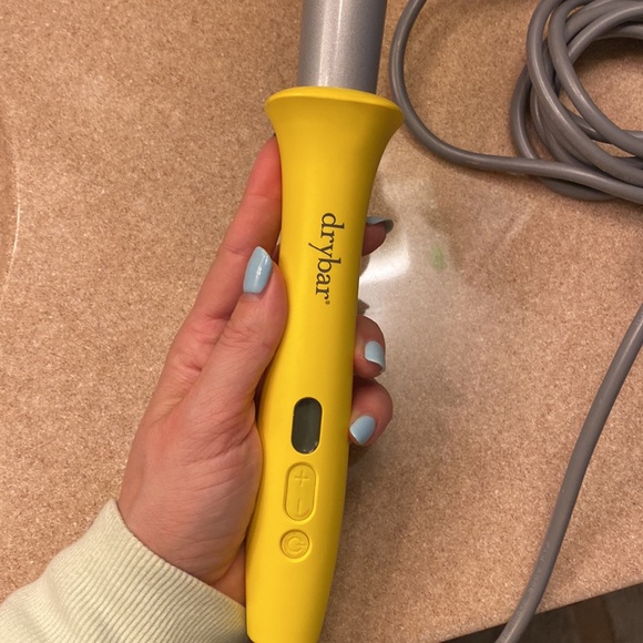 DryBar- The Wrap Patty Stying Wand - Picture 5 of 6